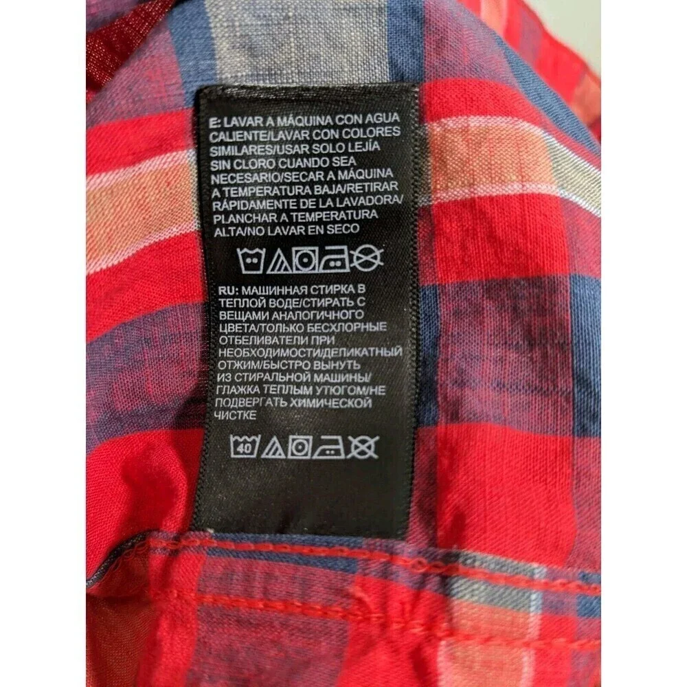 The North Face Red Plaid Button Down Shirt‎ Small